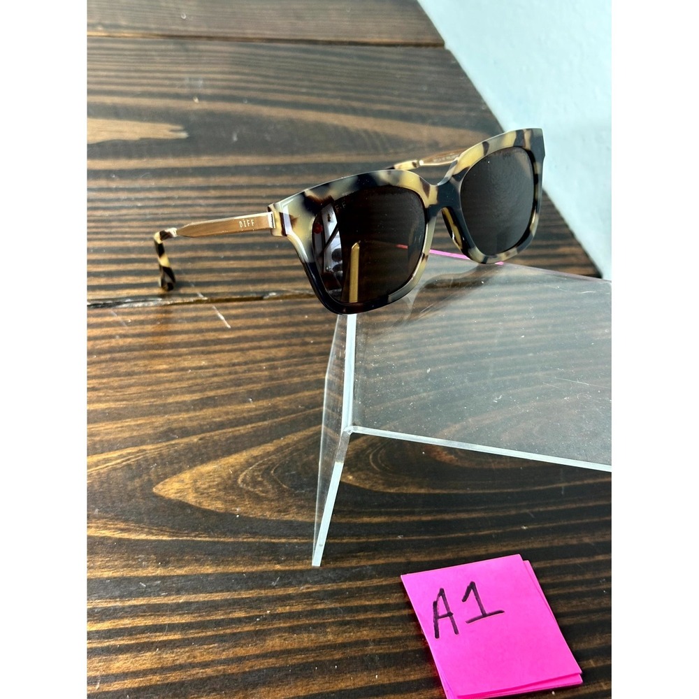 DIFF Eyewear Bella XS DE01-0163-KBBNP Women's Beige Tortoise Sunglasses Square
